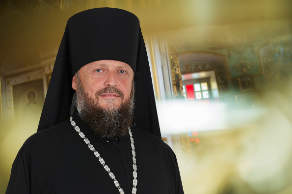 Епископу канонической Украинской Православной Церкви запретили въезд на Украину