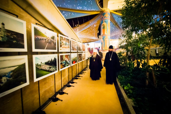В Храме Христа Спасителя состоялась фотовыставка, посвященная воссозданию Казанского собора в столице Татарстана