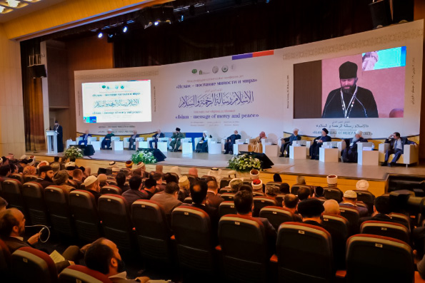 Глава Татарстанской митрополии выступил на международной конференции «Ислам — послание милости и мира»