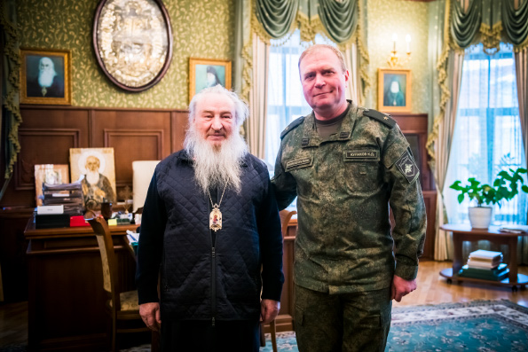 Глава Татарстанской митрополии встретился с начальником Казанского высшего танкового училища