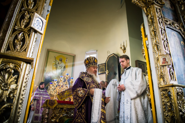 В субботу первой седмицы Великого поста митрополит Феофан возглавил Литургию в храме Казанской духовной семинарии
