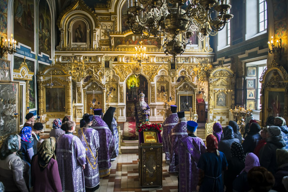 В день памяти 40 Севастийских мучеников митрополит Феофан совершил Литургию в Никольском соборе Казани