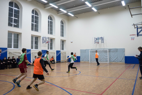 В Казани состоялся футбольный турнир с участием студентов духовной семинарии и Российского исламского института