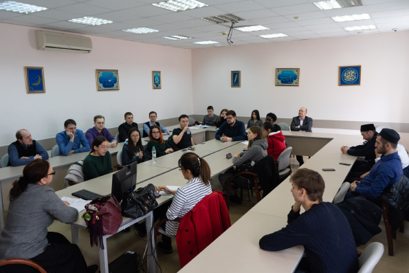 Студенты Казанской духовной семинарии приняли участие в круглом столе в КФУ
