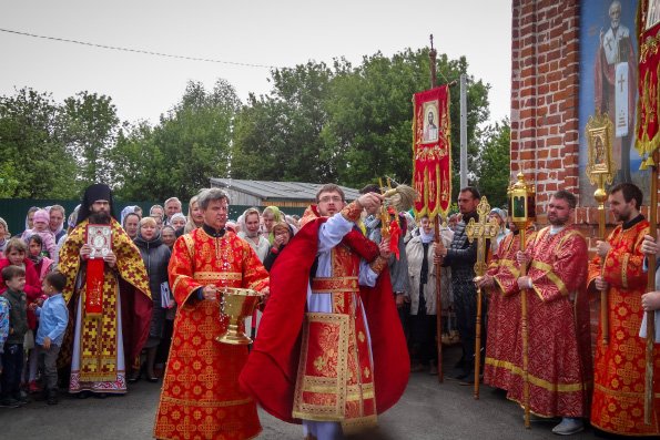 Храм святителя Николая Чудотворца в поселке Красная Горка отметил престольный праздник