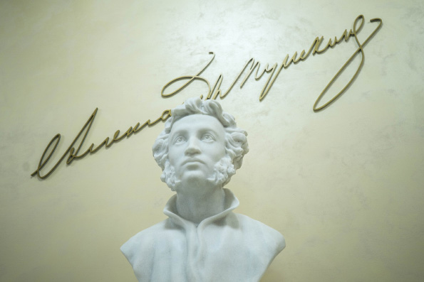 Воспитанники Казанской духовной семинарии посетили Культурный центр имени Александра Пушкина