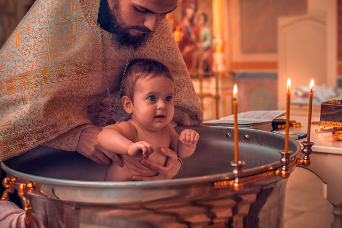 Найти крестная. О крещении. Фотосессия крестин на природе. Фотограф на крещение Москва. Фотограф на крестины в Рошале.
