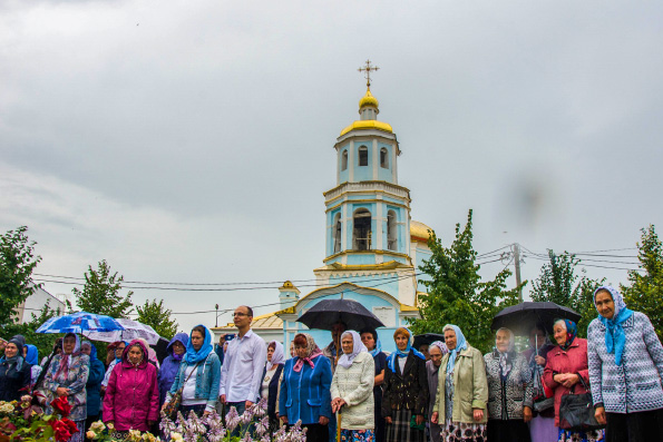 В храме Тихвинской иконы Божией Матери города Казани состоялись престольные торжества