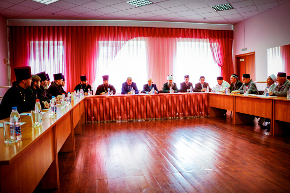 В Болгаре прошел межрелигиозный круглый стол, посвященный проблемам современной семьи