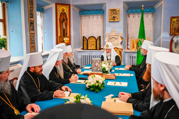 Священный Синод принял в состав Русской Православной Церкви Архиепископию западноевропейских приходов русской традиции
