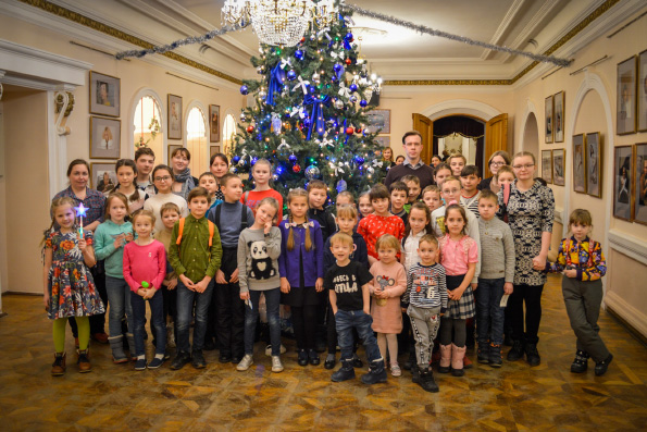Зеленодольский храм организовал для детей поездку в казанский театр юного зрителя