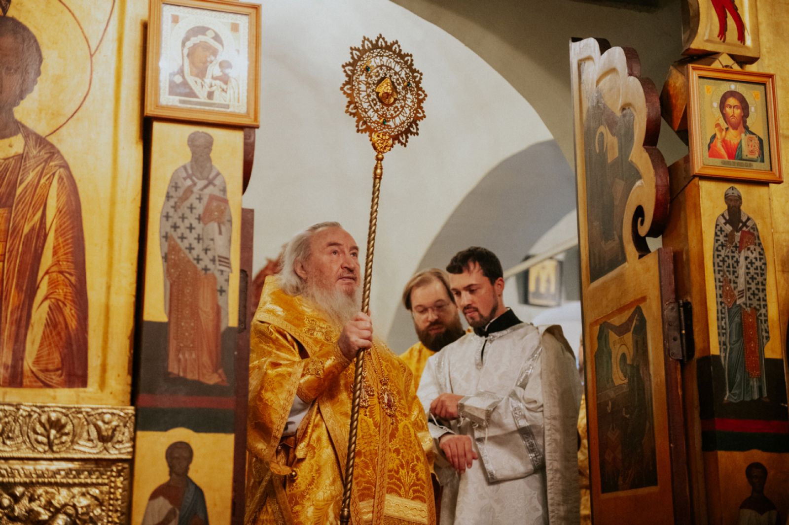 В Неделю 21-ю по Пятидесятнице митрополит Феофан совершил богослужения в Иоанно-Предтеченском монастыре Казани