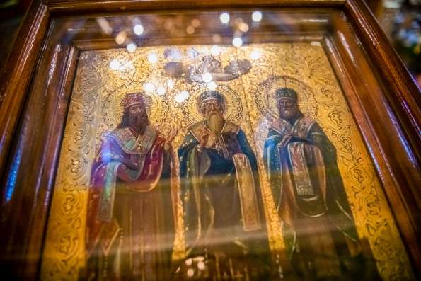 В праздник Собора Казанских святых в храмах Казани прошли торжественные богослужения