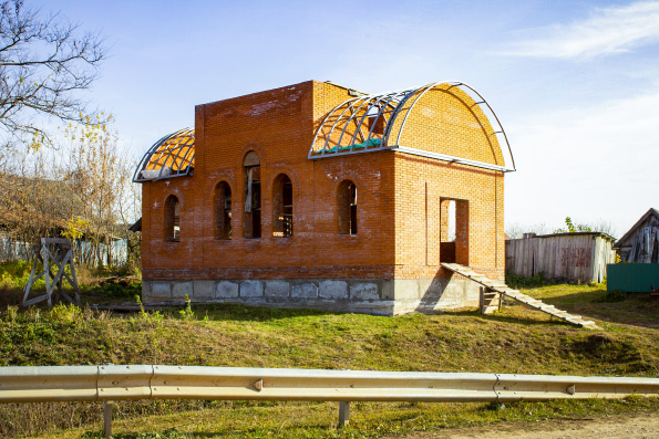 В селе Урясьбаш продолжается строительство храма