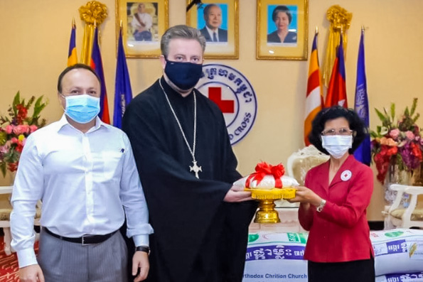 Приходы Русской Православной Церкви в Камбодже пожертвовали тонну риса для пострадавших от наводнений