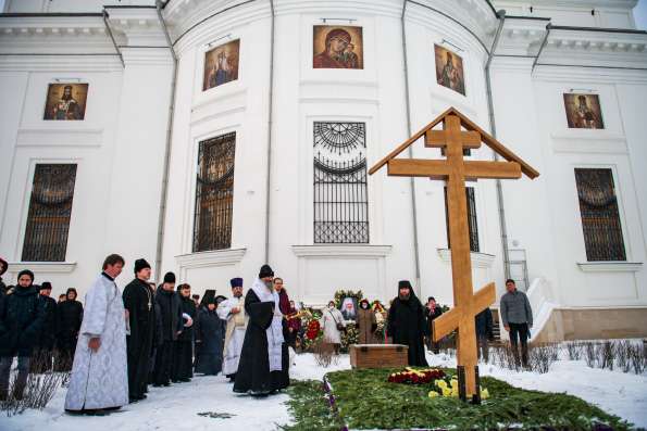 На девятый день кончины митрополита Феофана в Казанско-Богородицком монастыре совершены заупокойные богослужения