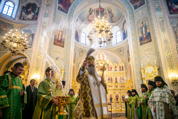 В день памяти праведного Симеона Верхотурского глава Татарстанской митрополии совершил Литургию в Свияжском монастыре