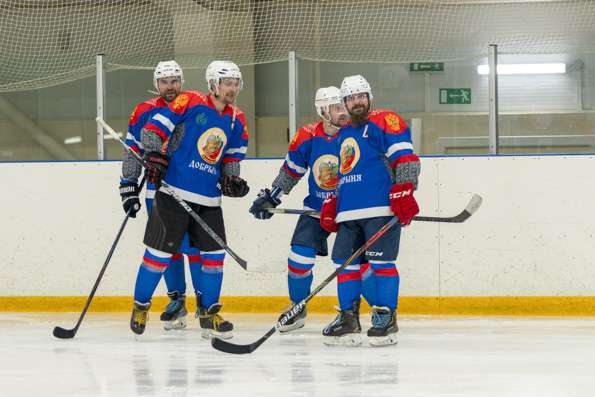 В Казани состоялся хоккейный матч, посвященный пятилетию со дня освящения Духосошественского храма