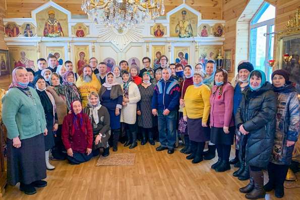 В приходе Рождества Христова города Нижнекамска впервые состоялась Божественная литургия на чувашском языке