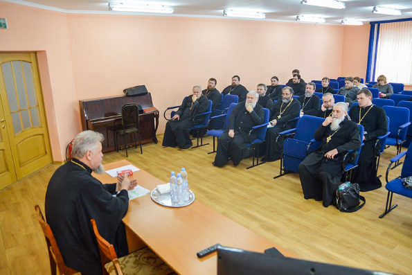 В Набережных Челнах прошли очередные занятия для слушателей курсов повышения квалификации священников