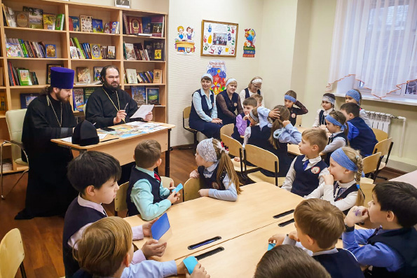 Епископ Мефодий посетил интеллектуальную игру в альметьевской православной гимназии