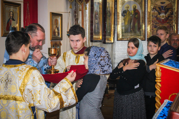 В Софийском соборе Лаишево состоялась встреча священника с православной молодежью