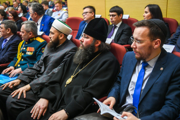 Викарий Казанской епархии принял участие в заседании оргкомитета по подготовке к празднованию 75-летия Великой Победы