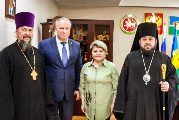 Глава Чистопольского муниципального района встретился с епископом Игнатием