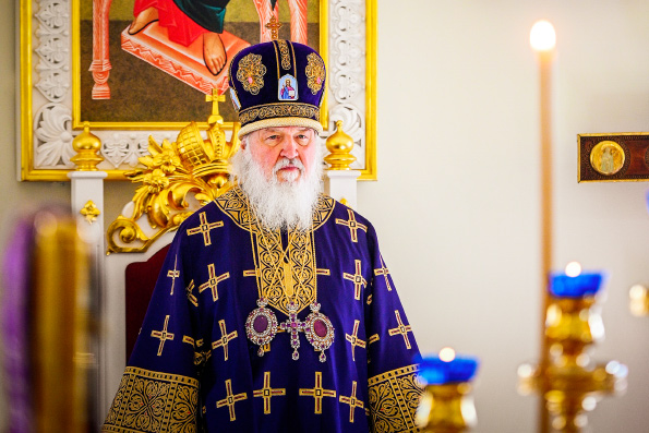 Патриарх Кирилл: Оставаться людьми в испытаниях, не забывать о тех, кому нужна помощь