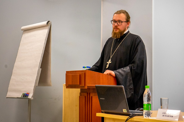 Проректор Казанской духовной семинарии прочитал лекцию слушателям курсов повышения квалификации госслужащих