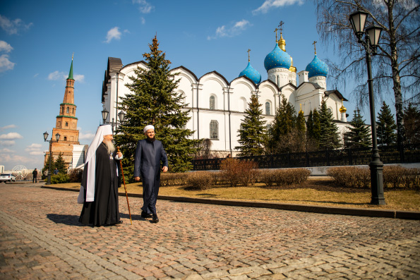 Глава Татарстанской митрополии и муфтий РТ подписали совместное обращение к верующим республики