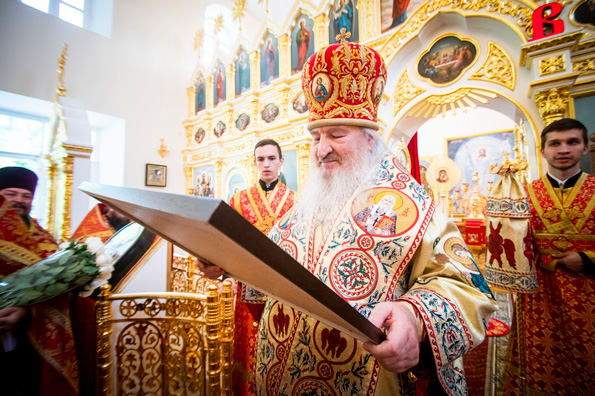 Государственные деятели и иерархи Русской Православной Церкви поздравили митрополита Феофана с днём рождения