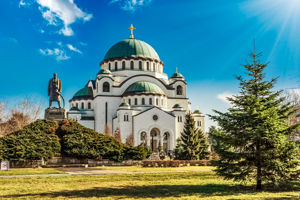 Синод Сербской Церкви осудил гонения на Церковь в Черногории