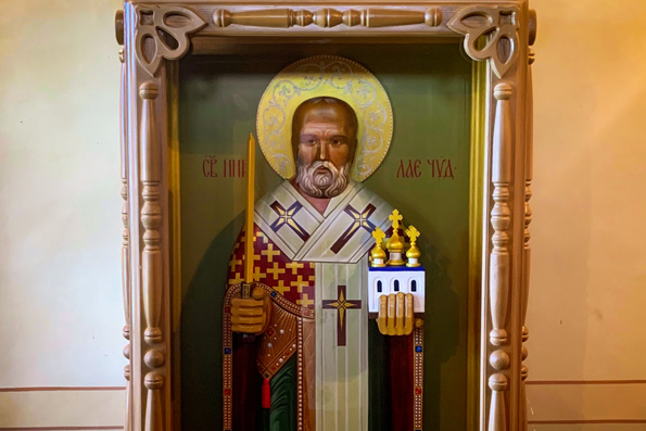 В Свияжском монастыре изготовили деревянную фигуру святителя Николая Чудотворца