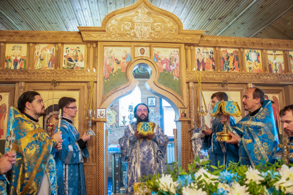 Престольный праздник состоялся в храме иконы Божией Матери «Всецарица» в казанском посёлке Левченко