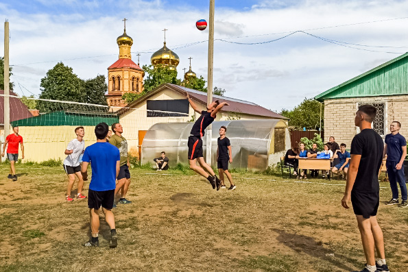 В Алексеевском благочинии состоялся волейбольный турнир среди православной молодежи Чистопольской епархии