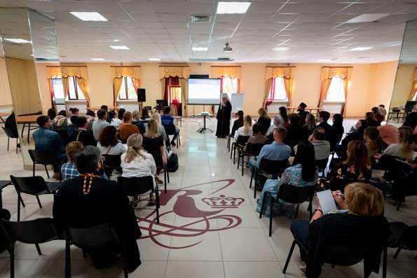 Митрополит Феофан открыл в Казани межъепархиальную Школу блогеров «От сердца к сердцу»