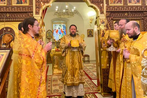 Епископ Макаровский Гедеон совершил Литургию в Свияжском монастыре