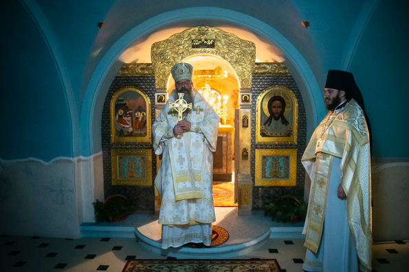 В новогоднюю ночь митрополит Кирилл совершил Литургию в соборе Казанской иконы Богородицы