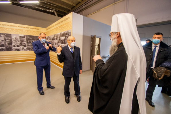 Митрополит Кирилл посетил выставку «Лица республики. Минтимер Шарипович Шаймиев»