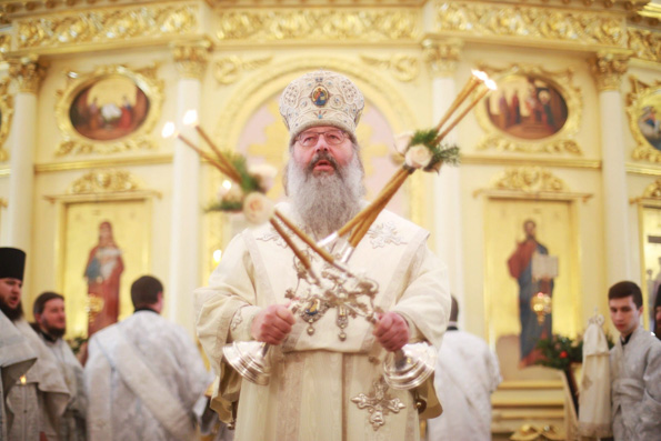 В навечерие Рождества Христова митрополит Кирилл совершил Литургию в Казанско-Богородицком монастыре