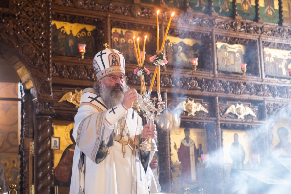 В Покровскую родительскую субботу митрополит Кирилл совершил Литургию в Зилантовом монастыре