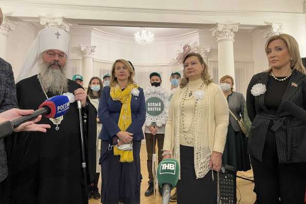 Глава Татарстанской митрополии посетил благотворительную акцию «Белый цветок» в городе Казани