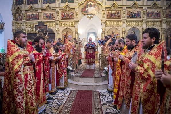 Митрополит Кирилл возглавил престольный праздник в Пятницкой церкви Казани