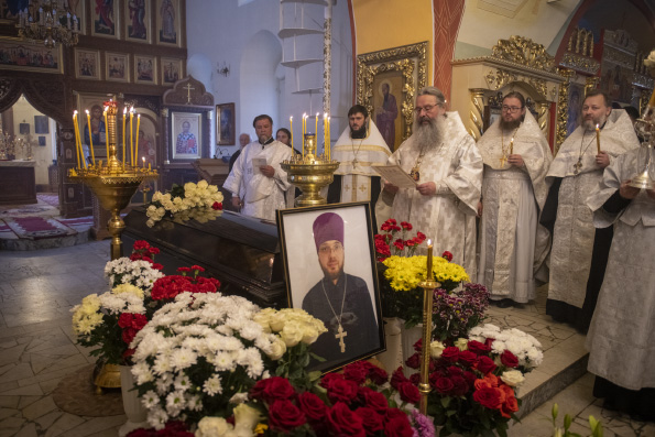 В Никольском храме Казани состоялось отпевание новопреставленного священника Валерия Карпухина