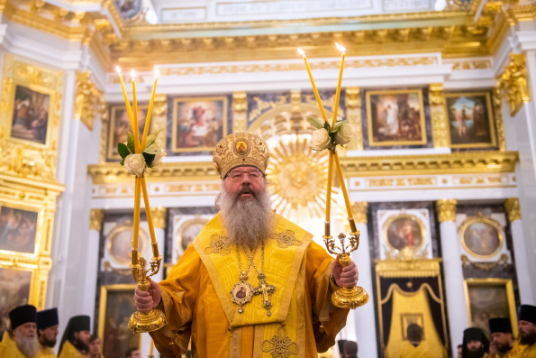 В день памяти праведного Филарета Милостивого архипастыри Татарстанской митрополии совершили Литургию в Казанском соборе