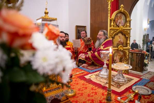 Митрополит Кирилл возглавил престольный праздник в Варваринском храме города Казани