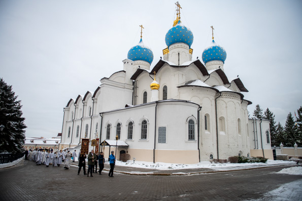 В день памяти святителя Гурия Казанского архипастыри Татарстанской митрополии освятили престолы Благовещенского собора