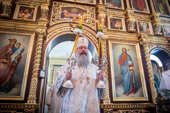 В день памяти святителя Николая Чудотворца митрополит Кирилл совершил великое освящение Никольского храма в Зеленодольске