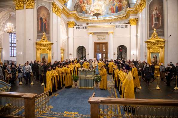 Митрополит Кирилл совершил молебен на новолетие в Казанском соборе